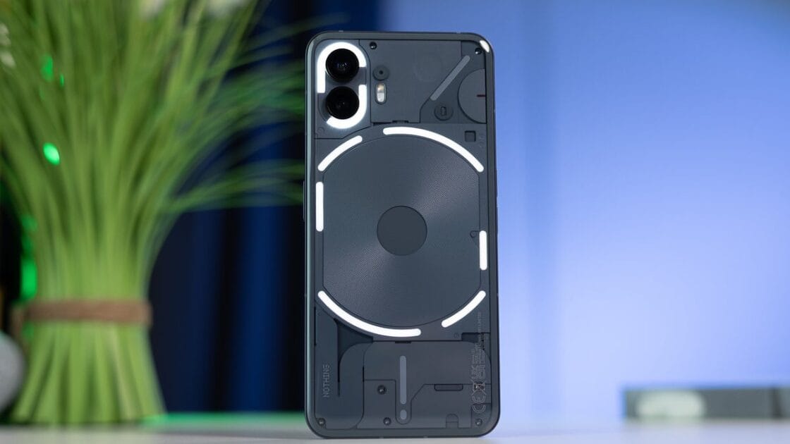 Nothing Phone 2 se une ao Android 15 Beta com alguns soluços