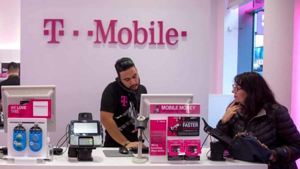 Moral em loja da T-Mobile em crise: gerentes revelam desafios