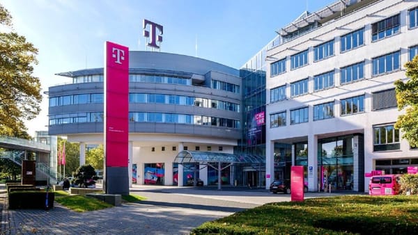 SpaceX e T-Mobile: Conflito de Interesses em Jogo